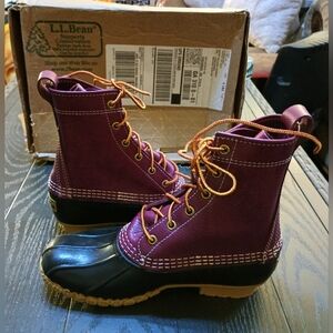 L.L. Bean Women's Plum and Black special edition duck boots NIB.